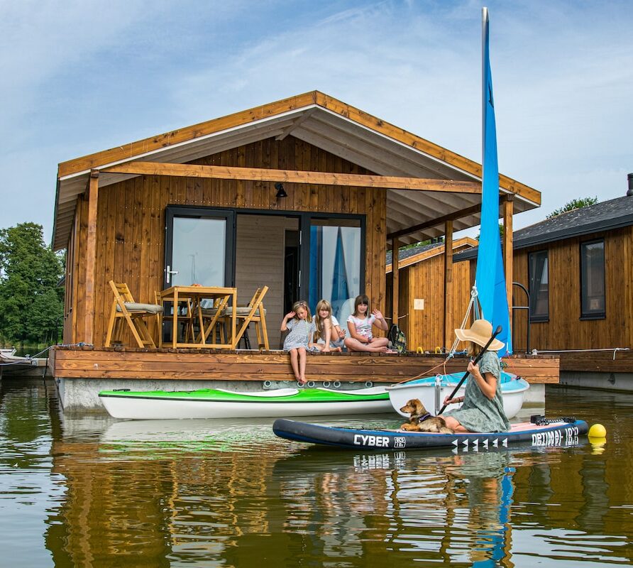 House on the water “In harmony with nature”