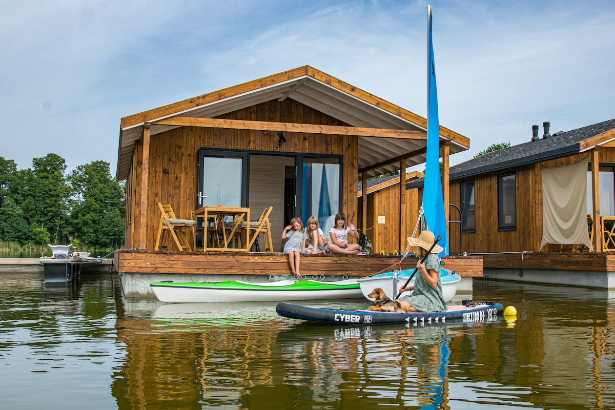 House on the water “In harmony with nature”