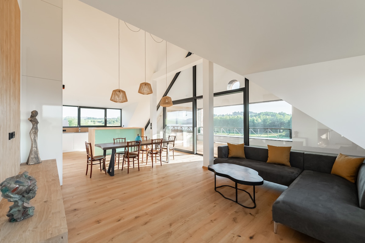 Luxury Penthouse with terrace, sauna and pool