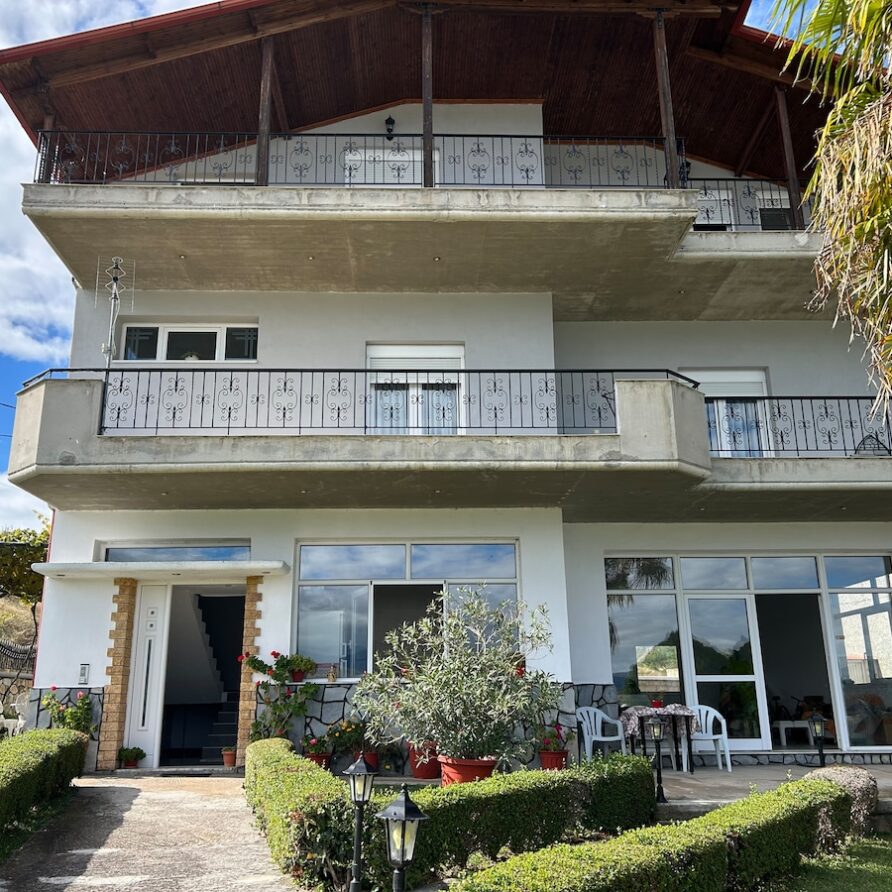 Serenity Lake Villa
