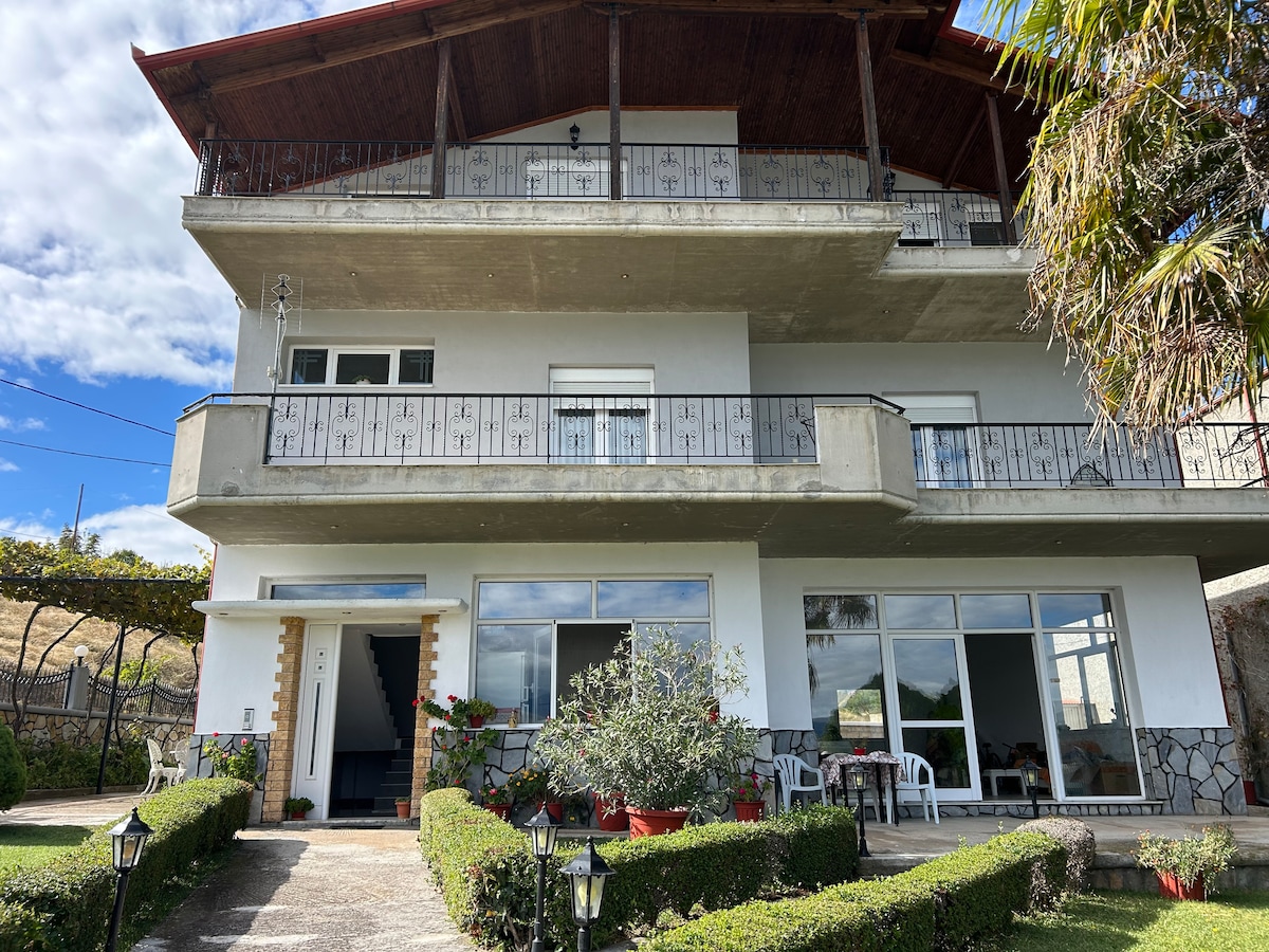 Serenity Lake Villa
