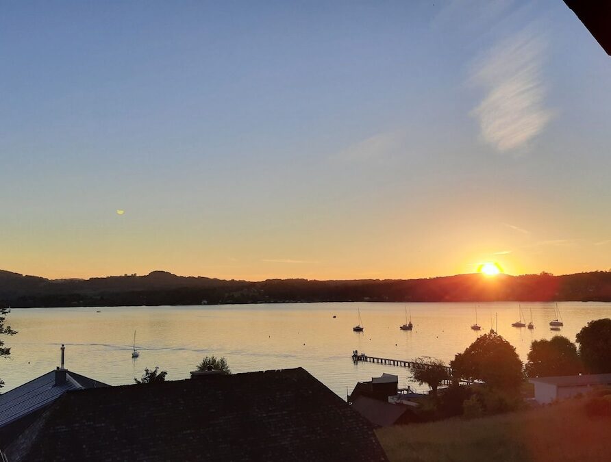 Well-spaced sundowner appartment at the lakeside