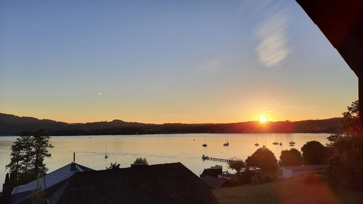 Well-spaced sundowner appartment at the lakeside