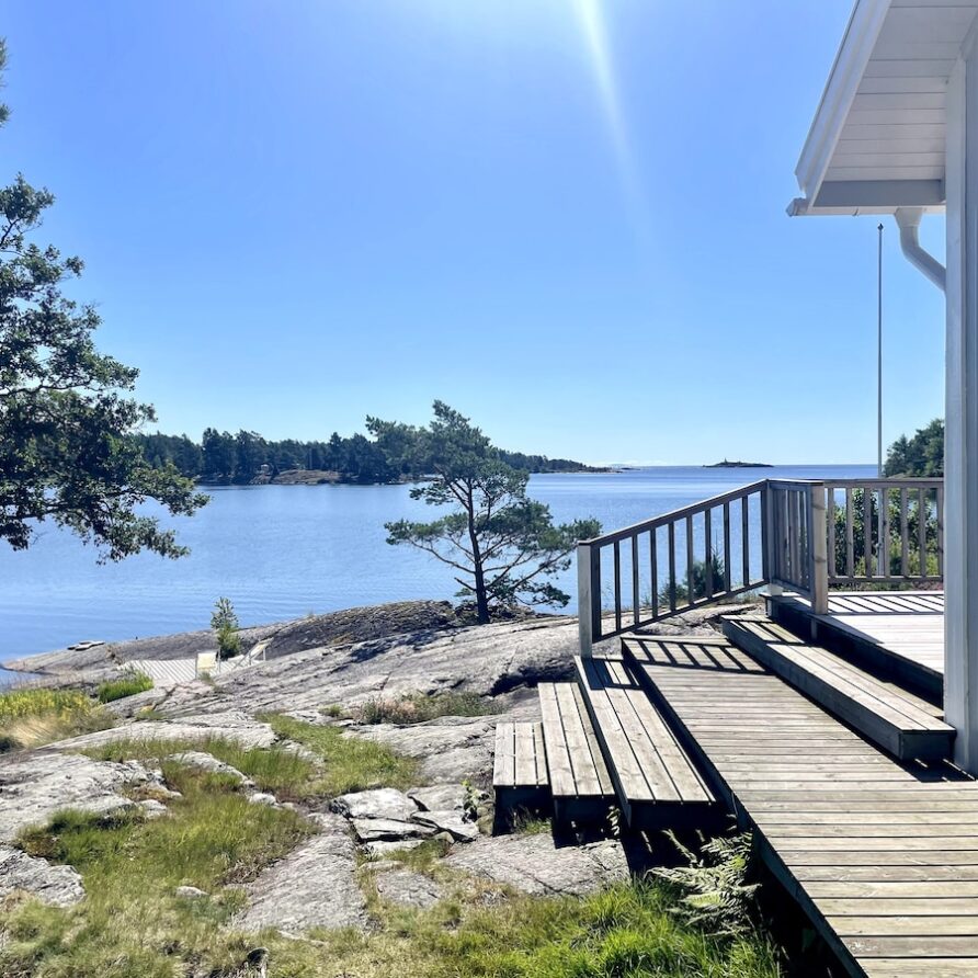 Cabin by Lake Vänern
