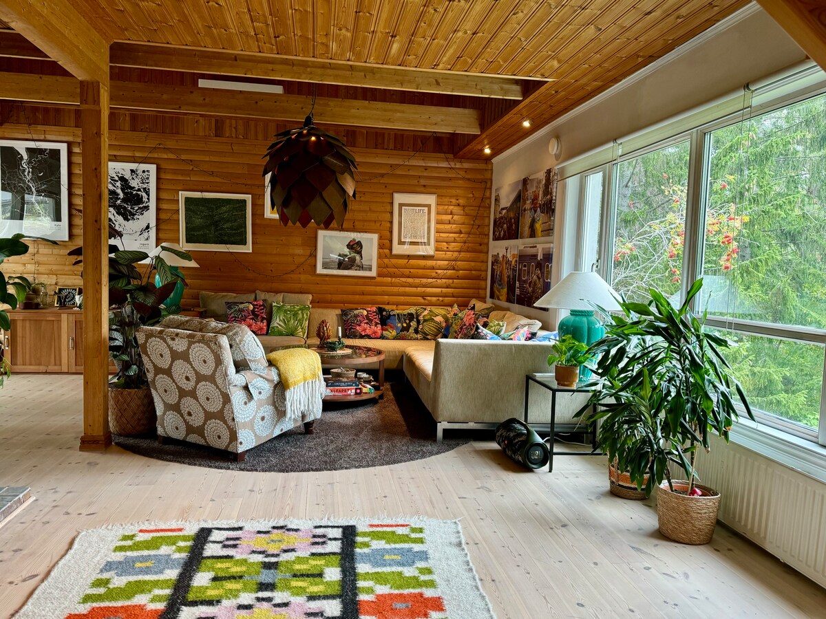 Cozy Swedish cottage near lakes