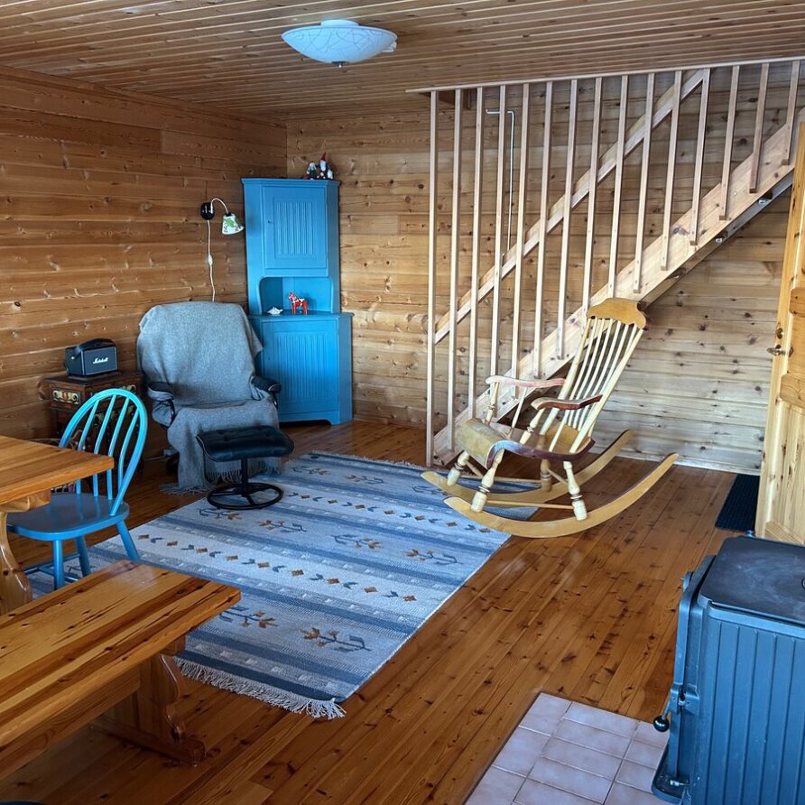Dala cottage with lake property