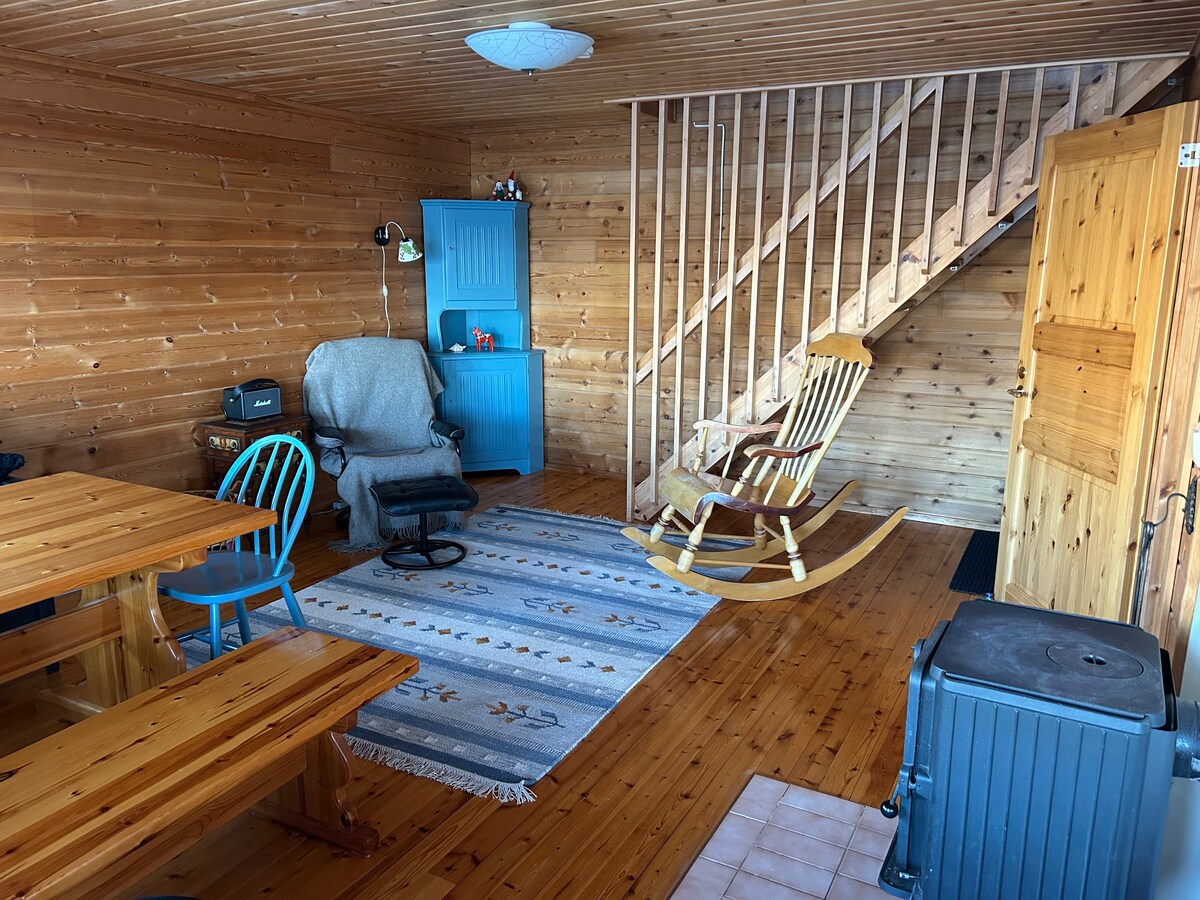 Dala cottage with lake property