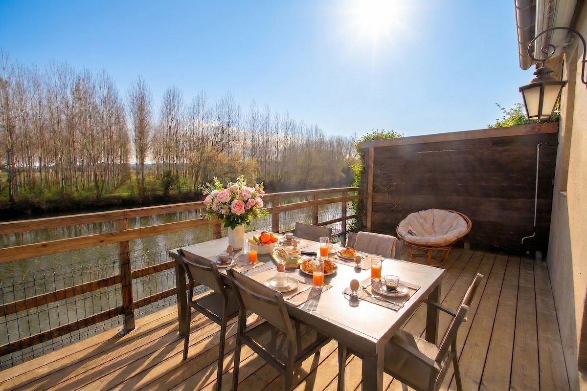 House – Riverfront in Dordogne – Houses for Rent in Saint-Front-de-Pradoux, Nouvelle-Aquitaine, France – Airbnb
