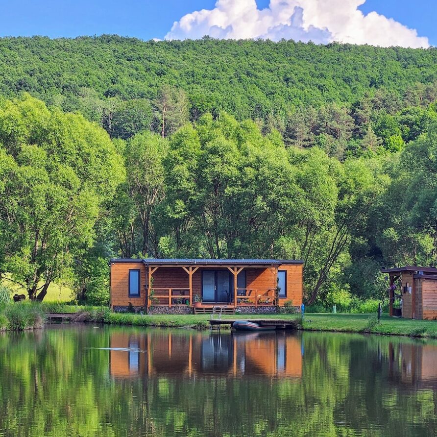 House on the lake in Pliešovce, Banskobystrický kraj, Slovakia – Airbnb