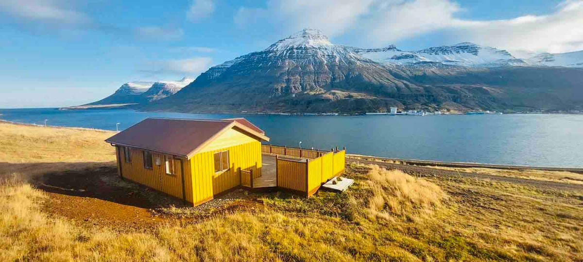 Langahlid Cabin with hot tub and scavenger hunt – Cabins for Rent in Seyðisfjörður, Iceland – Airbnb