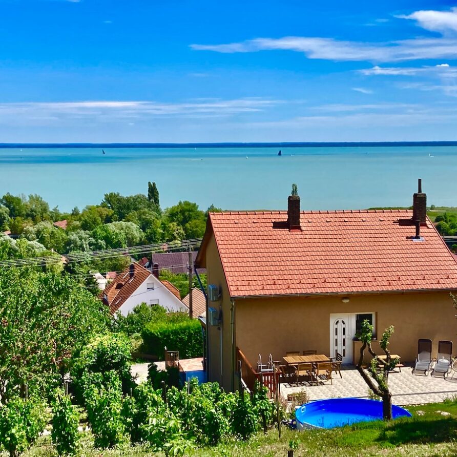 POOL & PANORAMA in cheerful villa at Lake Balaton – Villas for Rent in Balatongyörök, Hungary – Airbnb