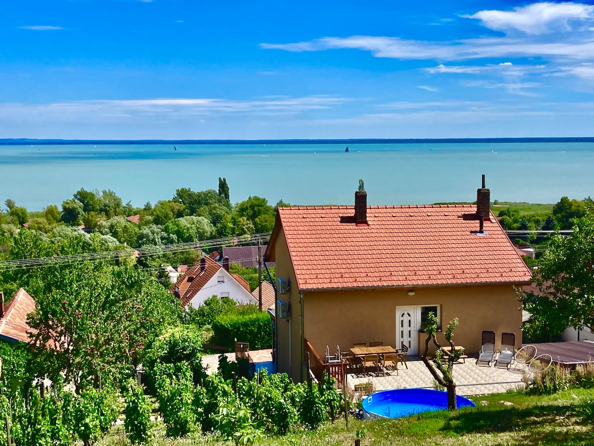 POOL & PANORAMA in cheerful villa at Lake Balaton – Villas for Rent in Balatongyörök, Hungary – Airbnb