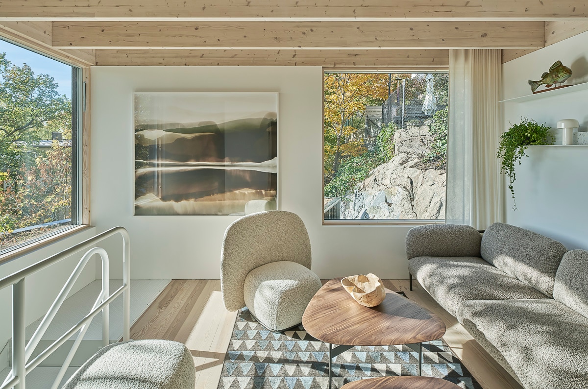 Private and central urban retreat by the water