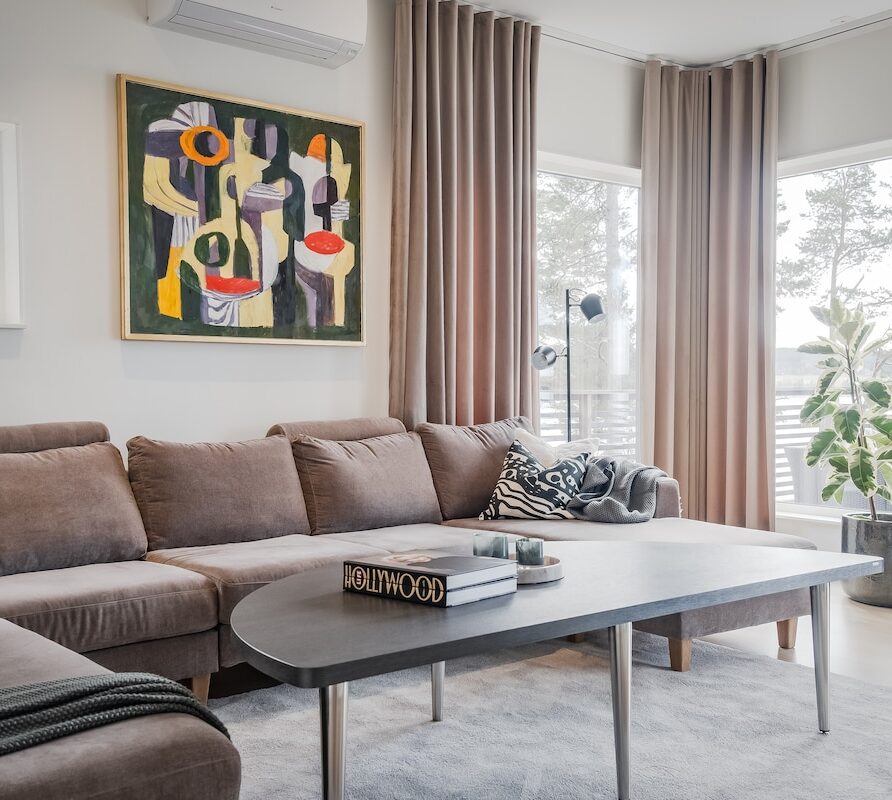 Stunning and Cozy Contemporary Waterfront Villa