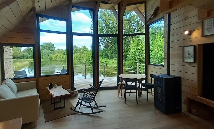 The Kingfisher’s Cabin – Cabins for Rent in Soignies, Région Wallonne, Belgium – Airbnb